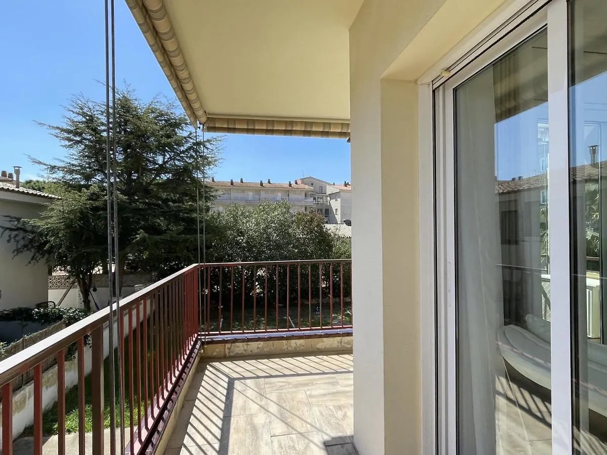 דירות ל'אסטרטיט Canigo C3 0*,  ספרד
